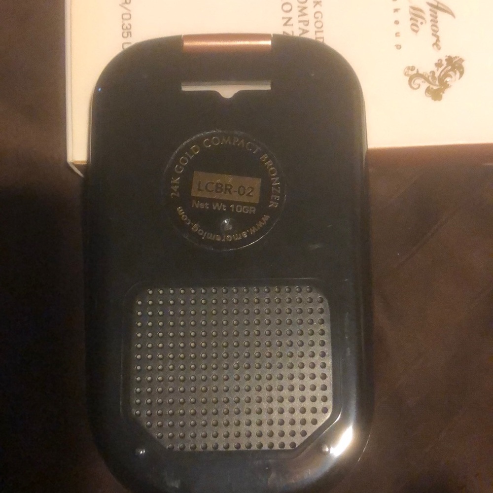 24K Gold Compact Bronzer - Picture 5 of 5